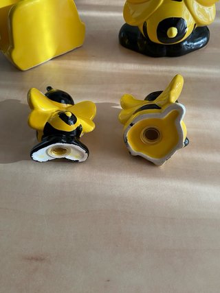 Juego de 4 utensilios de cocina de cerámica.