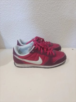 Nike  38.5
