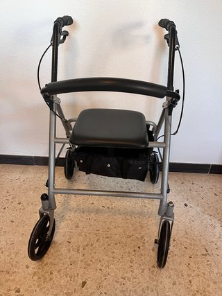 Carrito andador con asiento
