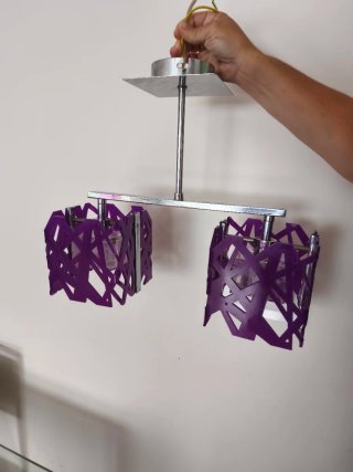 Lámpara de diseño morada moderna