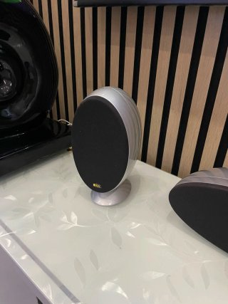 Altavoces KEF Home Cinema