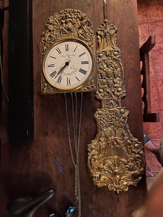Reloj de péndulo antiguo dorado morez