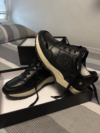 Zapatillas Carmela Negras