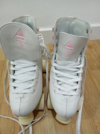Patines de 4 ruedas blancos