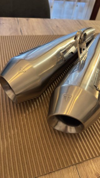 Escapes Vance & Hines Triumph