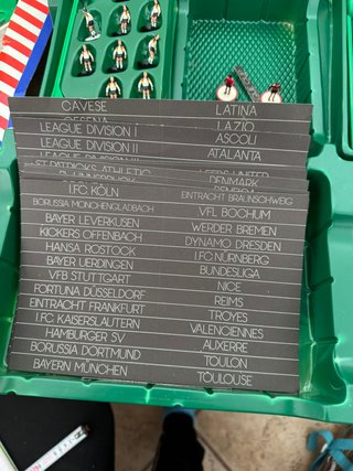 Subbuteo: 25 jugadores + 3 porteros