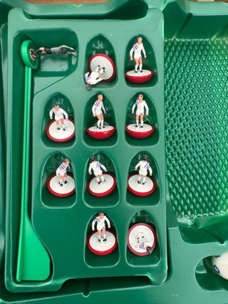 Subbuteo: 25 jugadores + 3 porteros