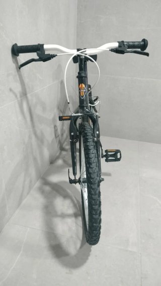 Bicicleta Eleven 20 Negra/Naranja