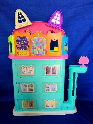 Gabby's Purrfect Dollhouse