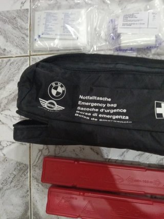 Kit Emergencia BMW Chaleco Triángulo Guantes