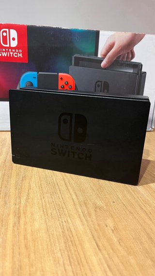 Nintendo Switch Azul y Rojo + Juego