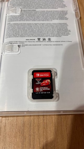 Nintendo Switch Azul y Rojo + Juego