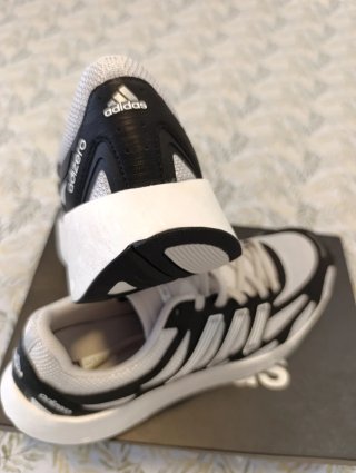 Zapatillas Adidas Adizero Aruku.