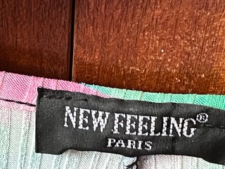 Camiseta NEW FEELING Estampada Manga Mariposa