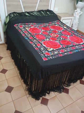 Mantón Manila Seda Bordado a Mano Antiguo