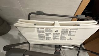 Bañera Stokke con reductor y soporte alto