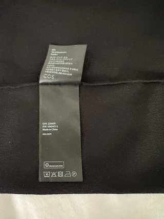 Vestido negro COS sin mangas