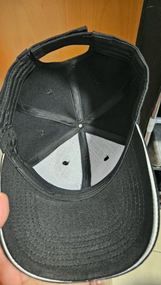 Gorra Dewalt Negra