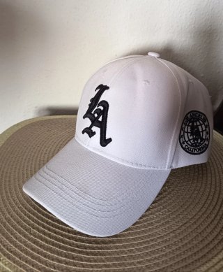 Gorra Negra con Letra A Gorra blanca con LA