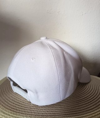 Gorra Negra con Letra A Gorra blanca con LA