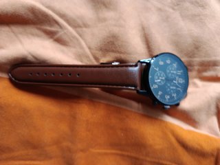 Reloj deportivo amarillo