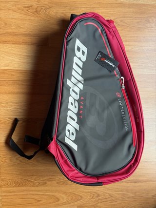 Funda Pala Pádel Bullpadel Negra y Roja