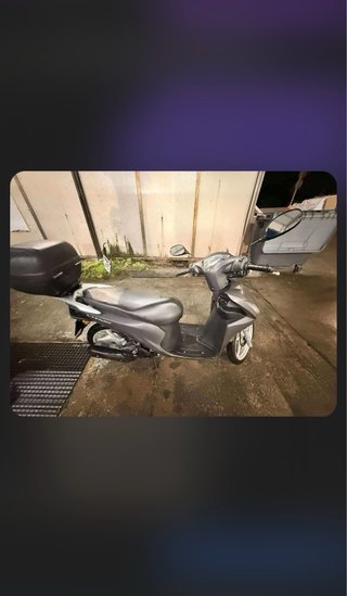 Moto Scooter Gris Automática