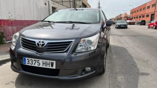 Toyota Avensis 2012