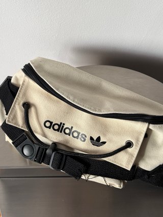 Riñonera Adidas Blanco Roto y Negro