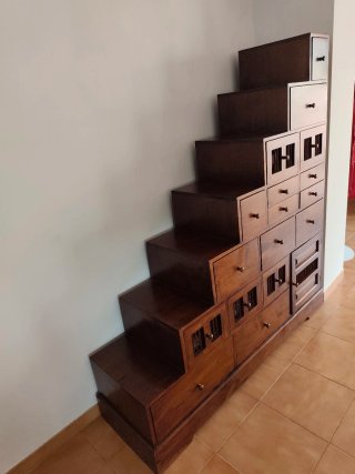 Mueble Escalera Colonial Madera