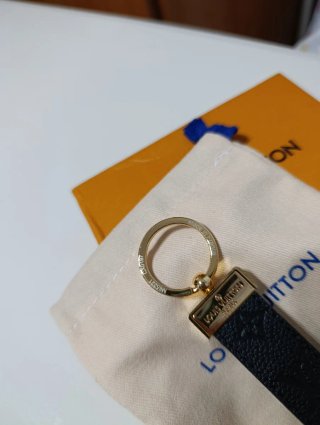 Llavero Louis Vuitton Negro