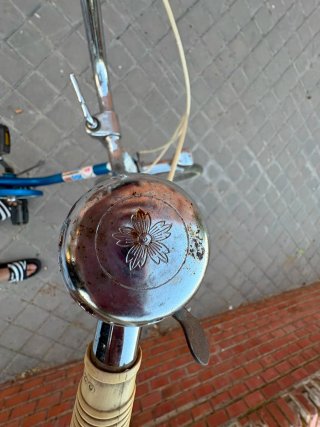 Bicicleta BH Clásica Azul y Blanca años "80"