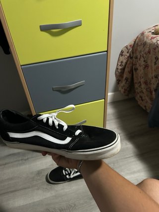 Zapatillas Vans Negras y Blancas
