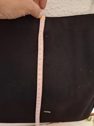 Bolso negro  de parfois hecha un vistazo