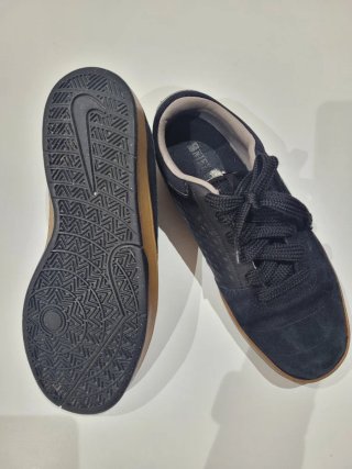 Zapatillas Nike y Puma