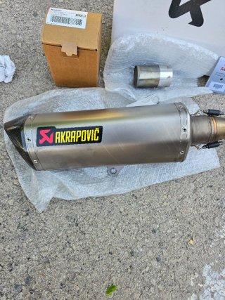 Akrapovic Escape y Catalizador