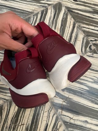 Zapatillas Nike Rojas y Blancas