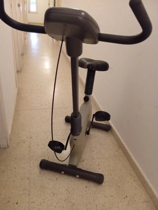 Bicicleta estática para ejercicio