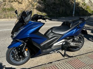 Kymco AK 550 Maxi Scooter Azul