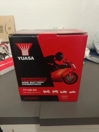 Batería Yuasa YT12B-BS AGM