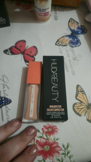 Huda Beauty #Fauxfilter Corrector Líquido