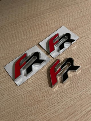 3 INSIGNIAS FR ROJO/NEGRO NUEVAS