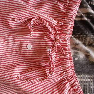 Pantalón corto rayas rojas y blancas