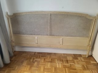 Cabecero de madera y rejilla