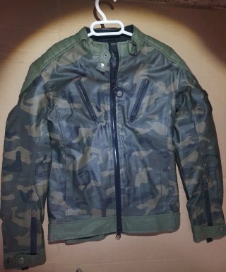 2 Chaquetas moto de cuero RAINERS talla S y 2XL