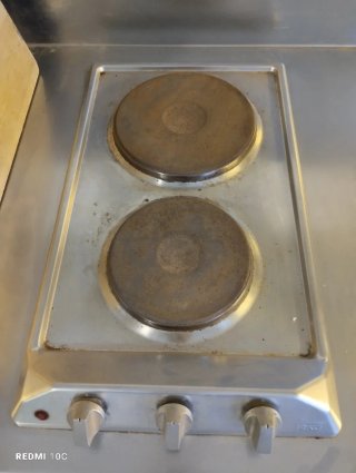 Lote de muebles, electrodomésticos y menaje