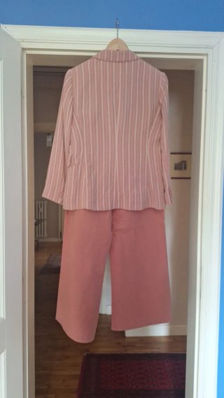 Completo giacca e pantaloni color salmone