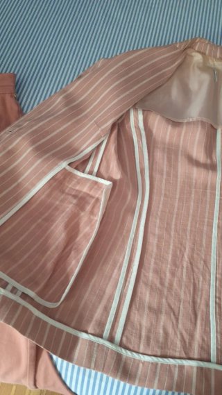 Completo giacca e pantaloni color salmone