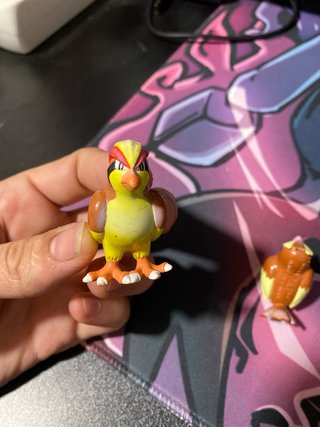 Figuras Tomy Pidgey y Pidgeot