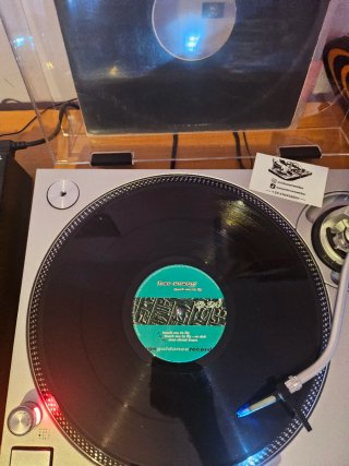 Free Energy - Teach Me To Fly Maxi Single